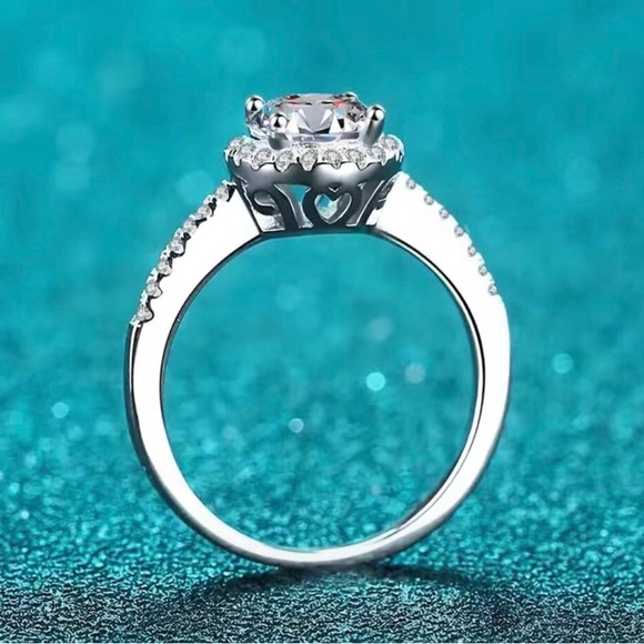 Stunning 1ct. Micro Pave Moissanite Diamond Ring Adjustable size - Picture 2 of 8